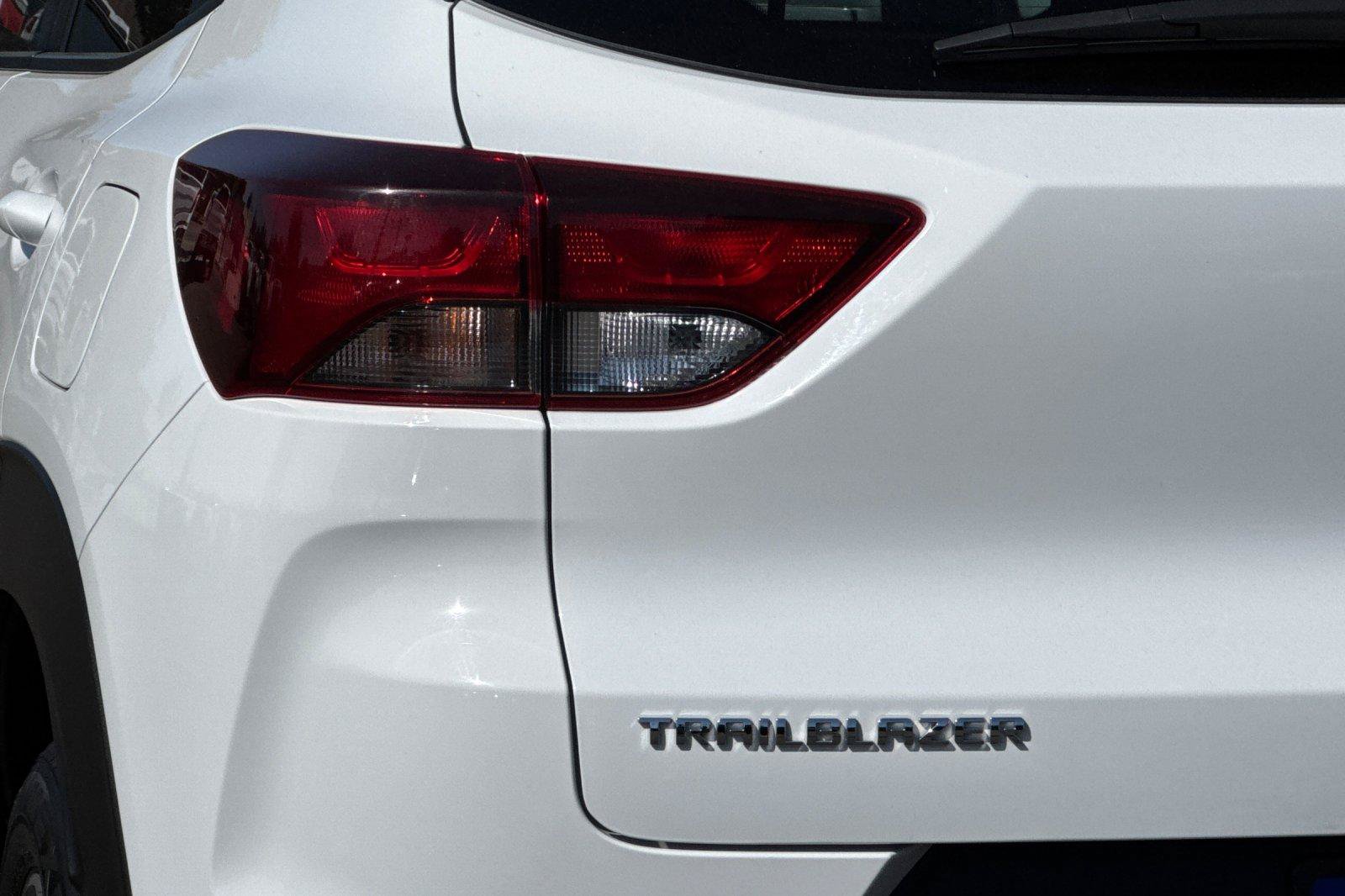 Used 2025 Chevrolet TrailBlazer LT FWD image 29