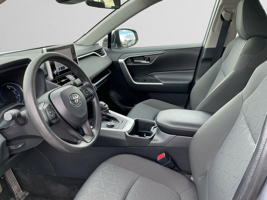 Used 2024 Toyota RAV4 XLE image 9