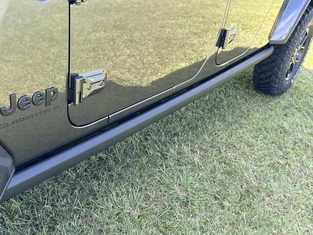 New 2025 Jeep Gladiator Willys image 19