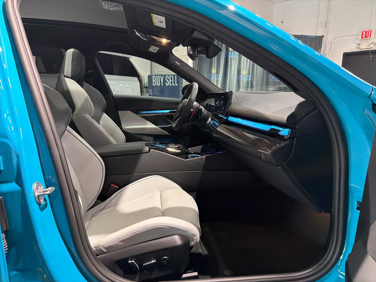 Used 2026 BMW M5 Touring image 39