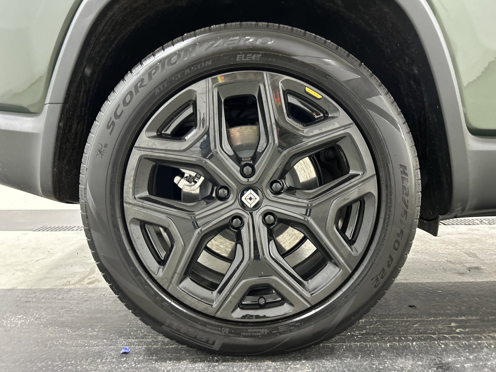 Used 2023 Rivian R1S Adventure image 12