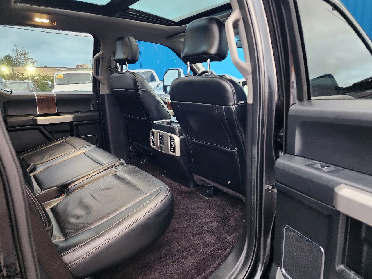 Used 2015 Ford F150 Lariat w/ Equipment Group 502A Luxury image 21