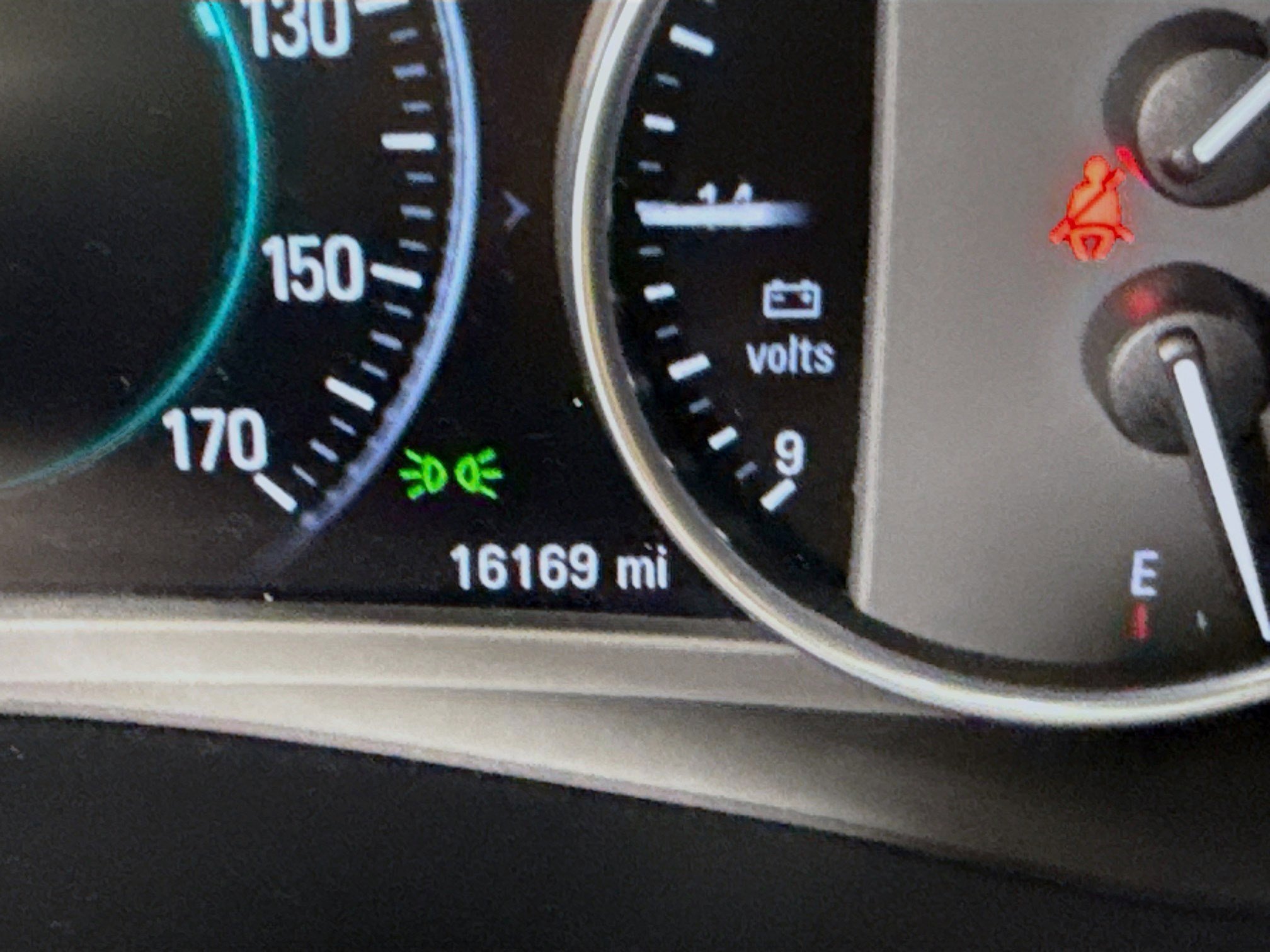 Used 2017 Buick LaCrosse Essence image 16