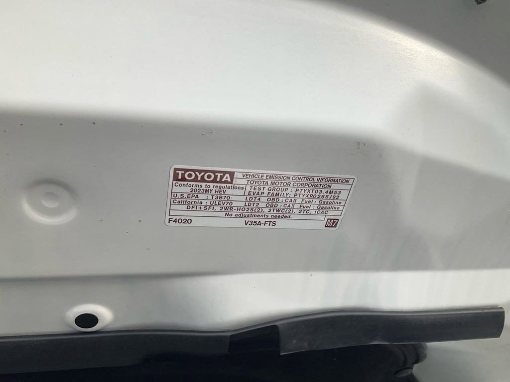 Used 2023 Toyota Sequoia Limited image 31