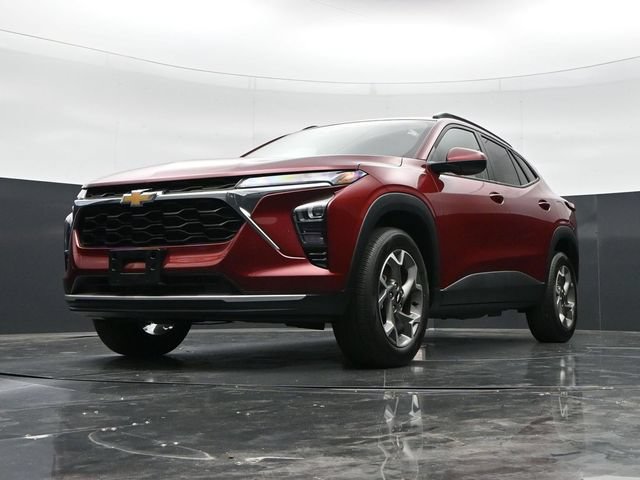 Used 2025 Chevrolet Trax LT FWD image 40
