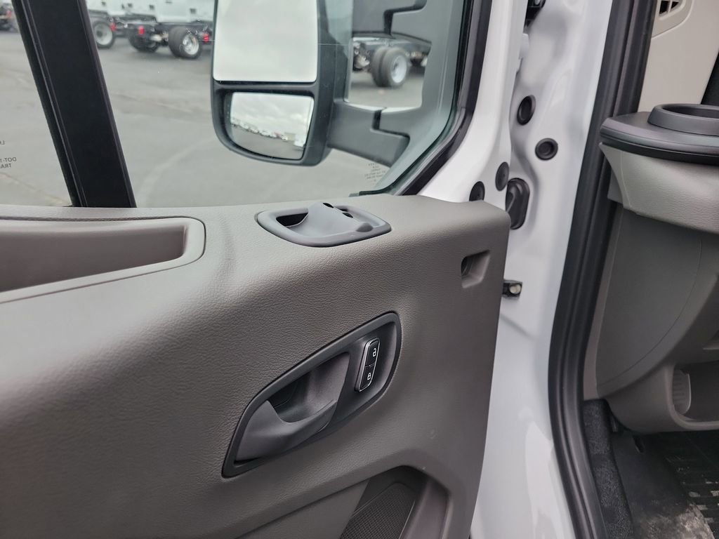 New 2026 Ford Transit 250 148 Medium Roof image 18