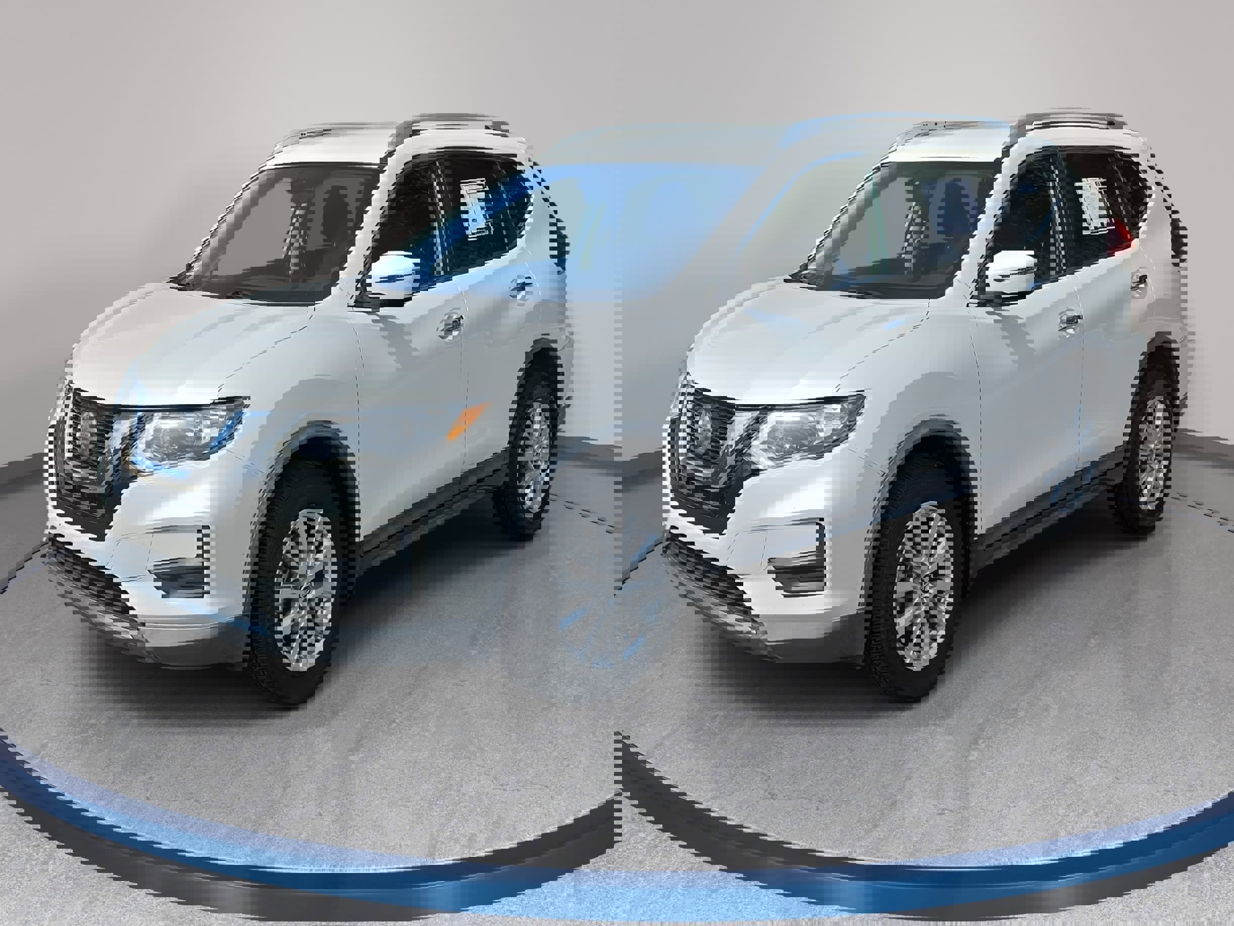 Used 2018 Nissan Rogue SV image 1