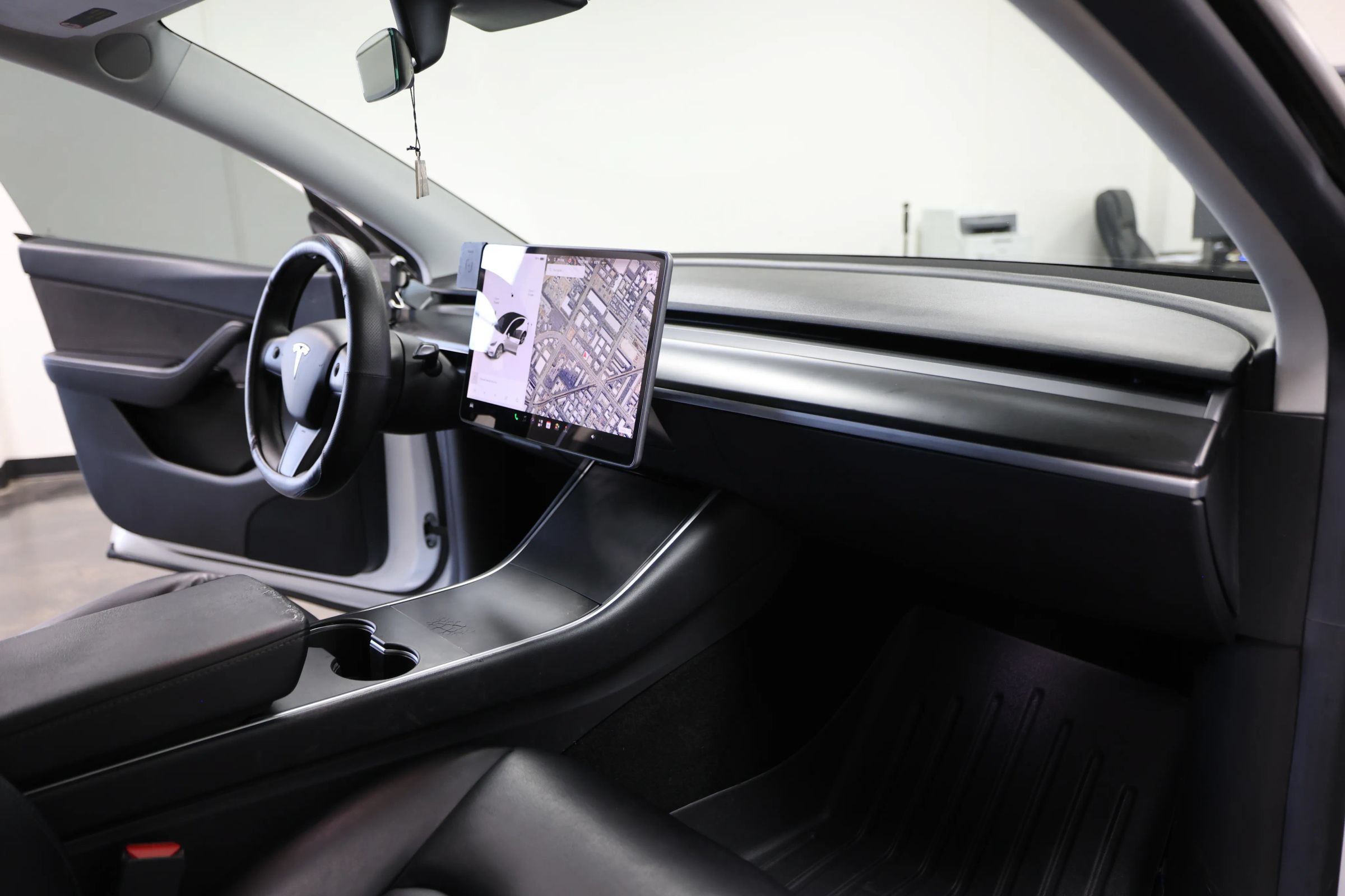 Used 2021 Tesla Model Y Long Range AWD/4WD image 35