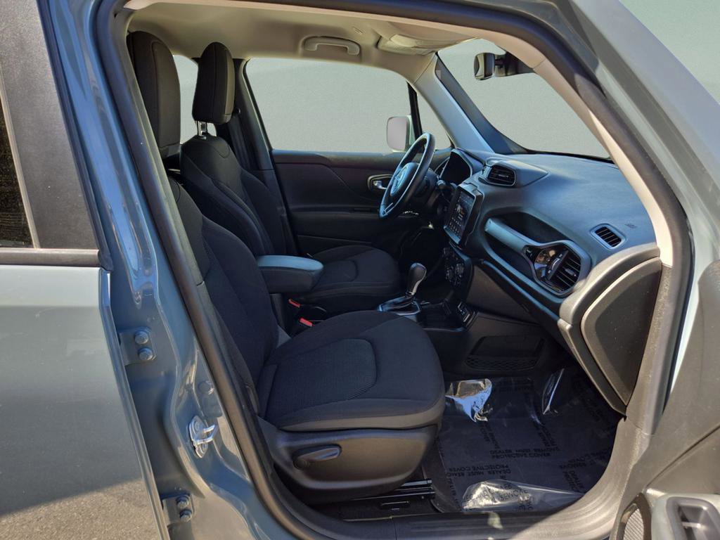 Used 2018 Jeep Renegade Altitude w/ UConnect 8.4 Nav Group image 28