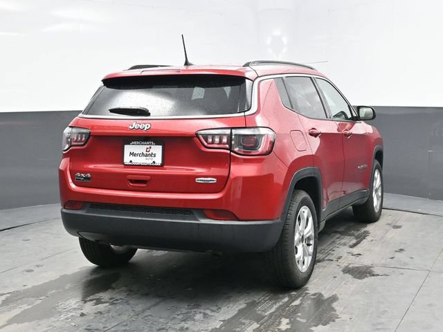 Used 2025 Jeep Compass Latitude AWD/4WD image 6