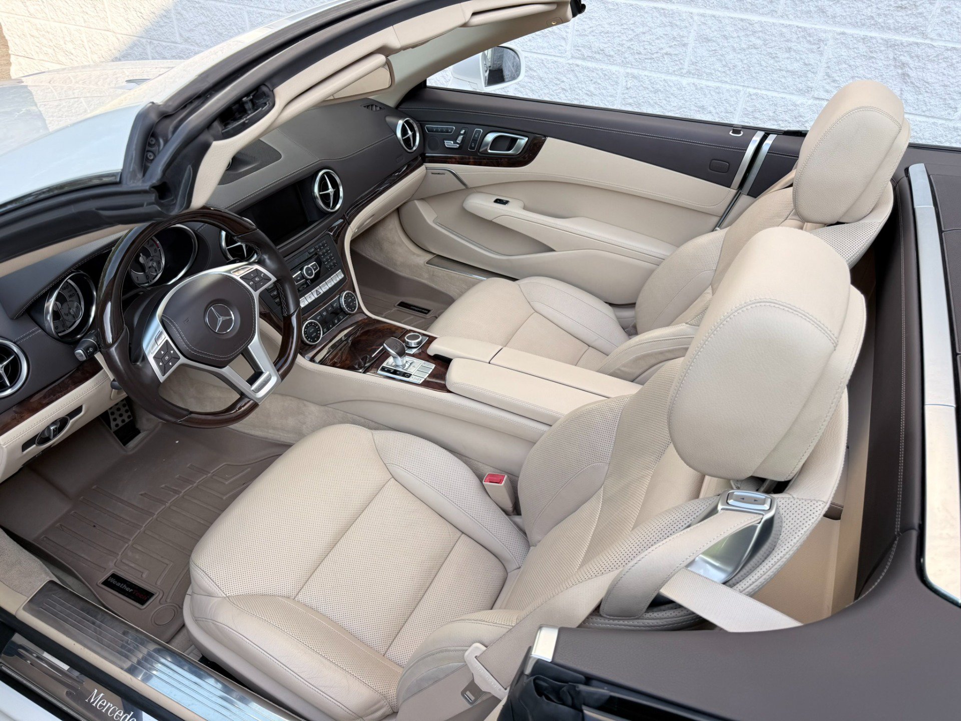 Used 2015 Mercedes-Benz SL 550 image 31
