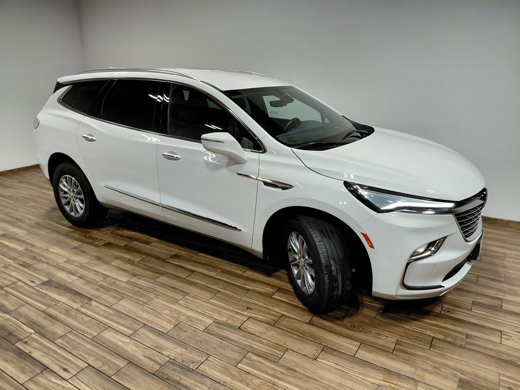 Used 2024 Buick Enclave Premium image 33