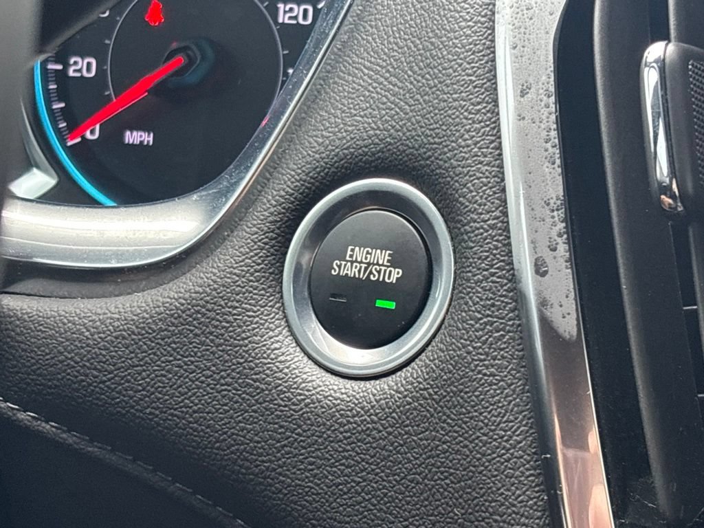 Used 2023 Chevrolet Traverse LT FWD image 17