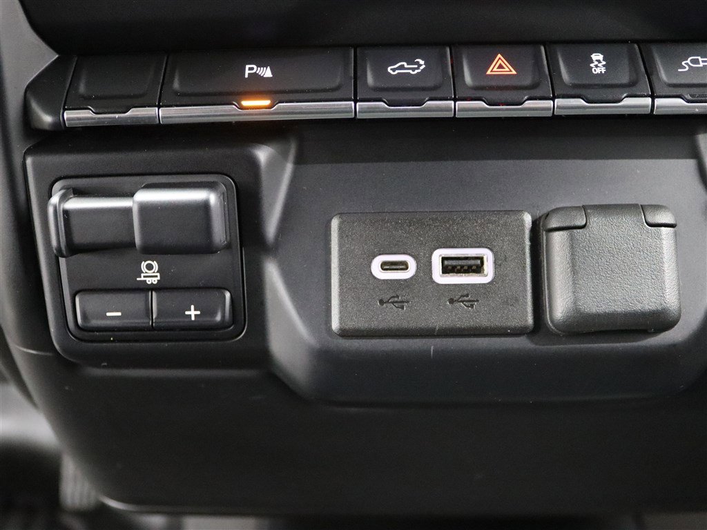 Used 2022 GMC Sierra 2500 SLE w/ X31 Off-Road Package image 32