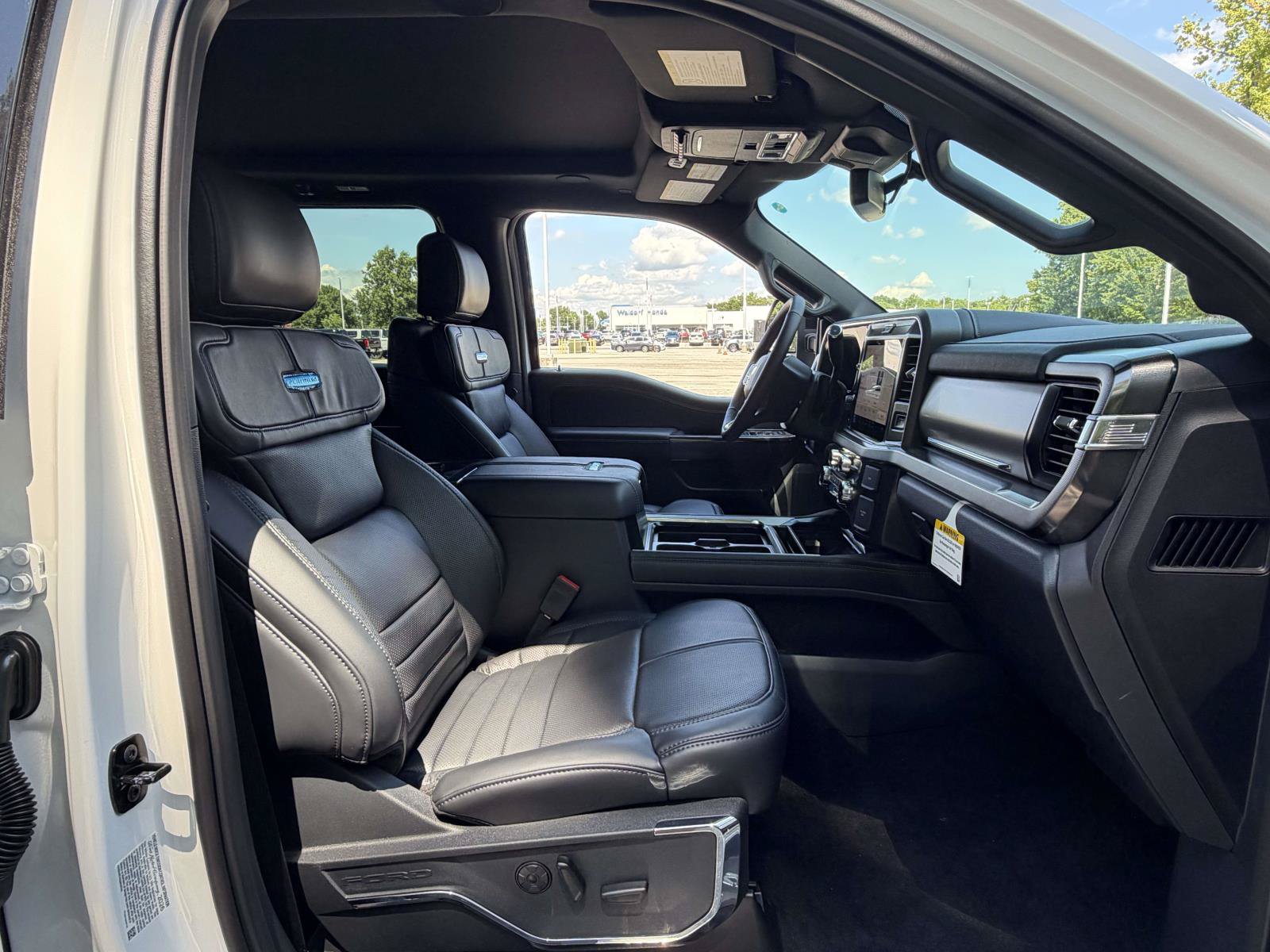 New 2026 Ford F350 Platinum w/ Tremor Off-Road Package AWD/4WD image 28