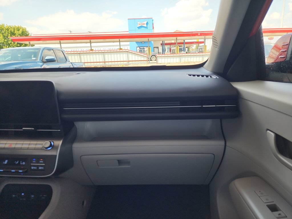 Used 2025 Hyundai Kona SEL AWD/4WD image 19