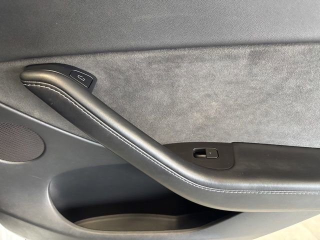 Used 2021 Tesla Model Y Long Range image 45