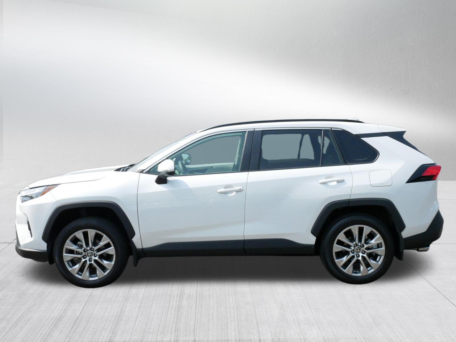 Used 2025 Toyota RAV4 XLE Premium w/ Weather Package AWD/4WD image 4