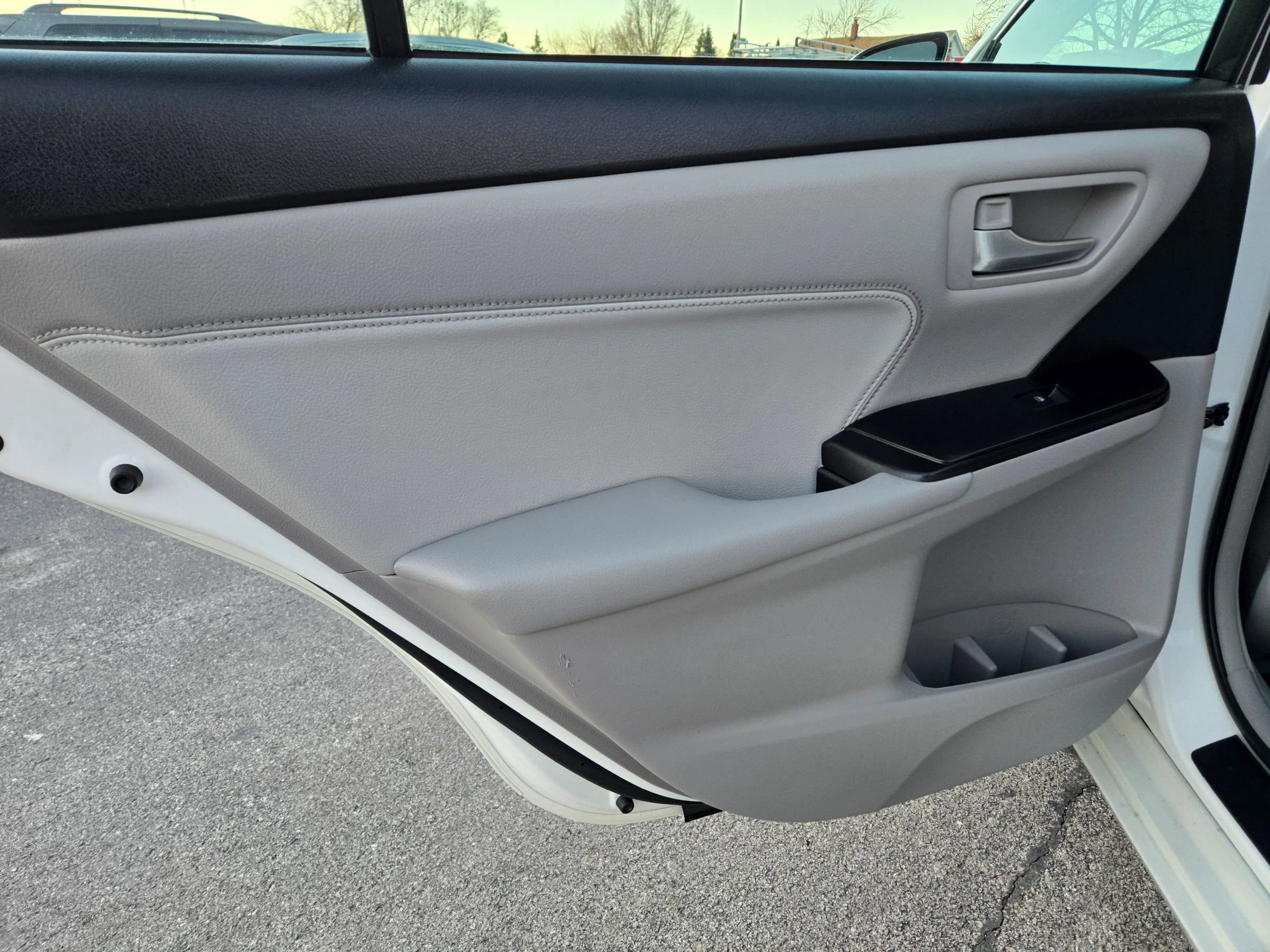 Used 2017 Toyota Camry XLE image 45