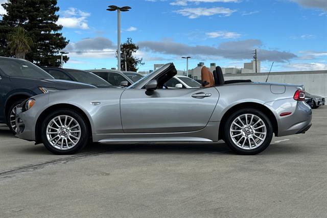 Used 2017 FIAT 124 Spider Classica RWD image 6