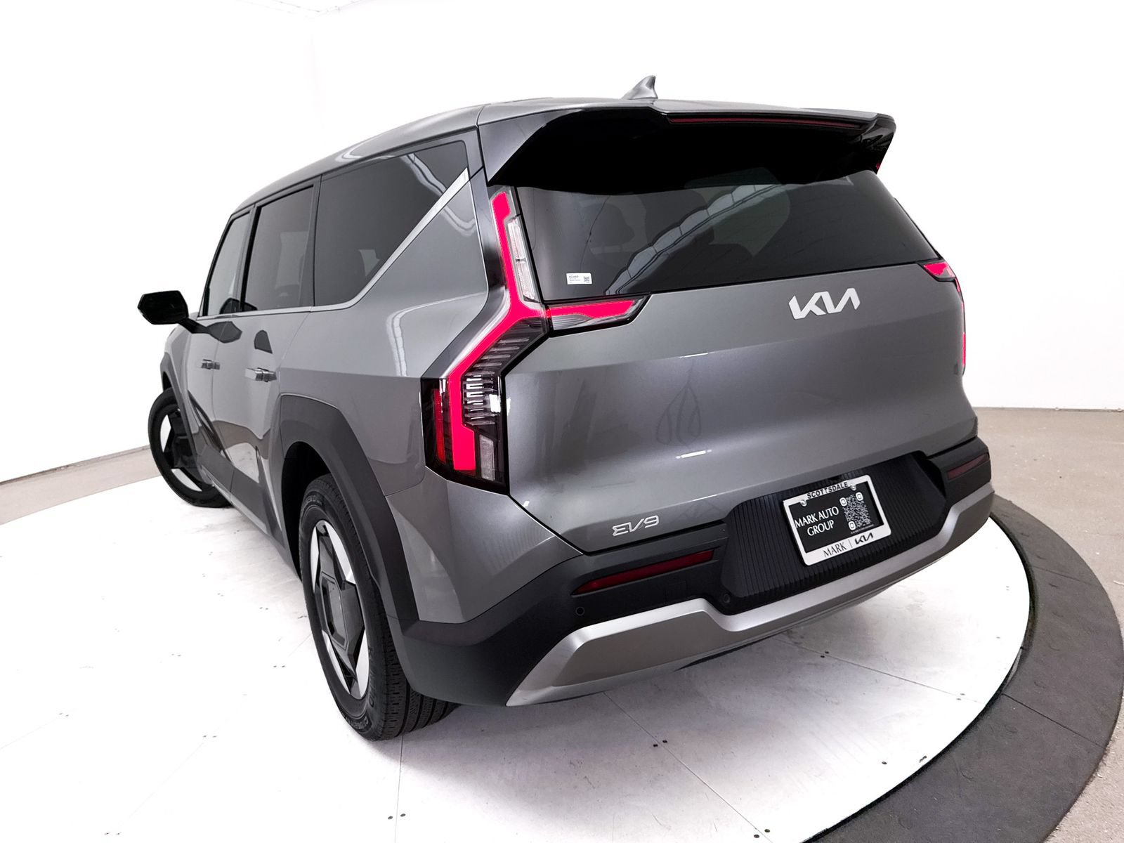 Certified 2024 Kia EV9 Light Long Range RWD image 7