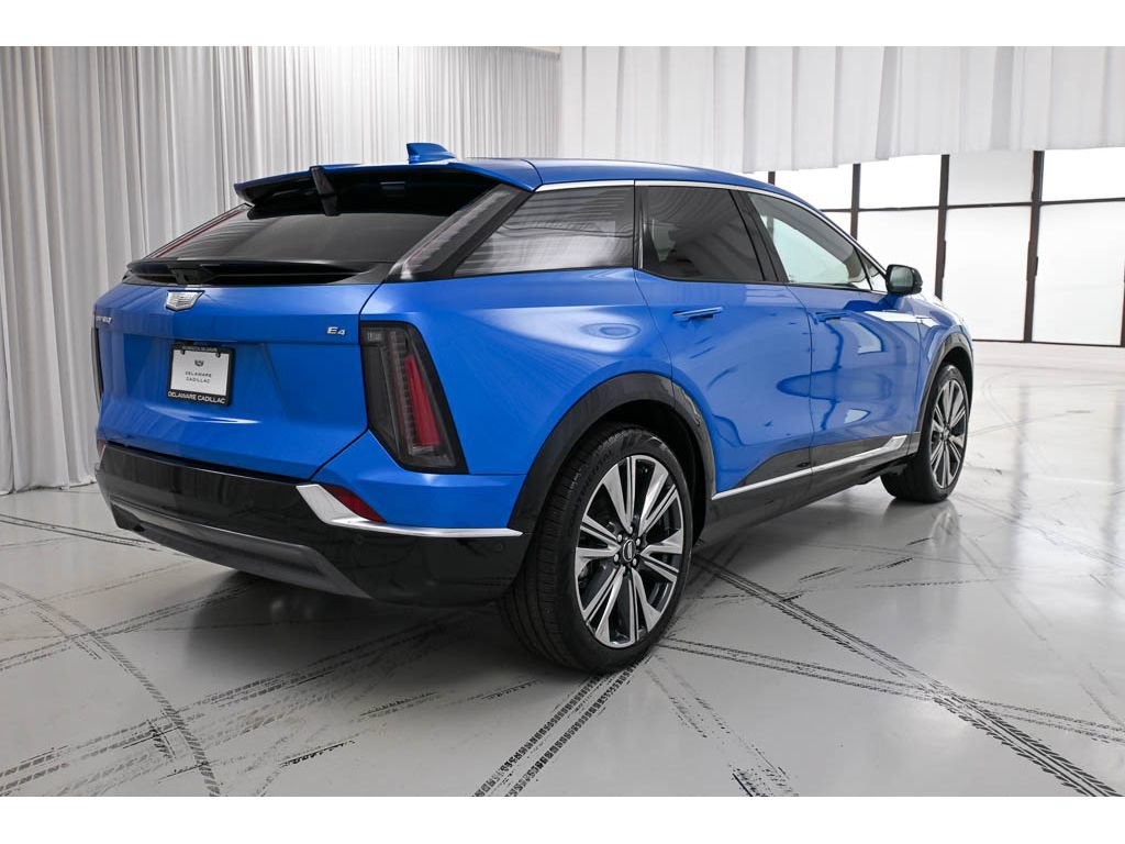 New 2027 Cadillac Optiq Premium Luxury AWD/4WD image 7