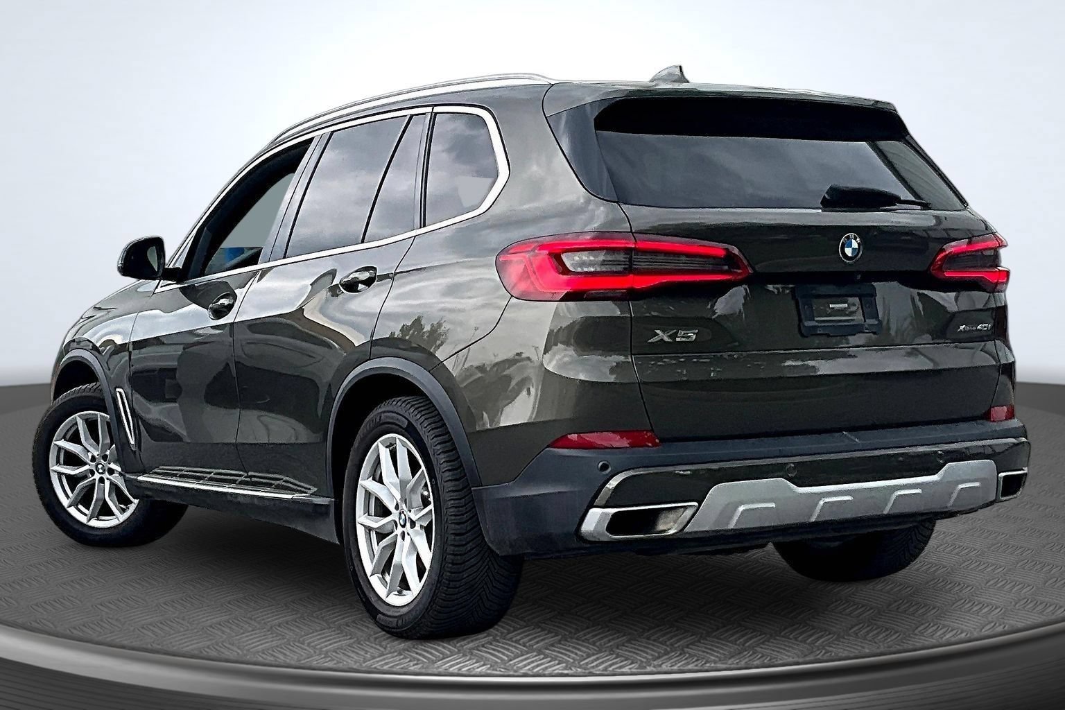 Used 2020 BMW X5 xDrive40i w/ Premium Package AWD/4WD image 4