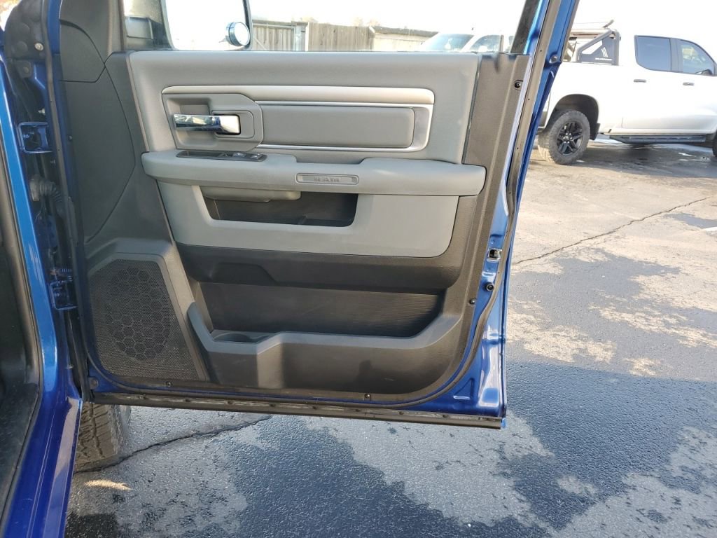 Used 2014 RAM 2500 SLT image 31