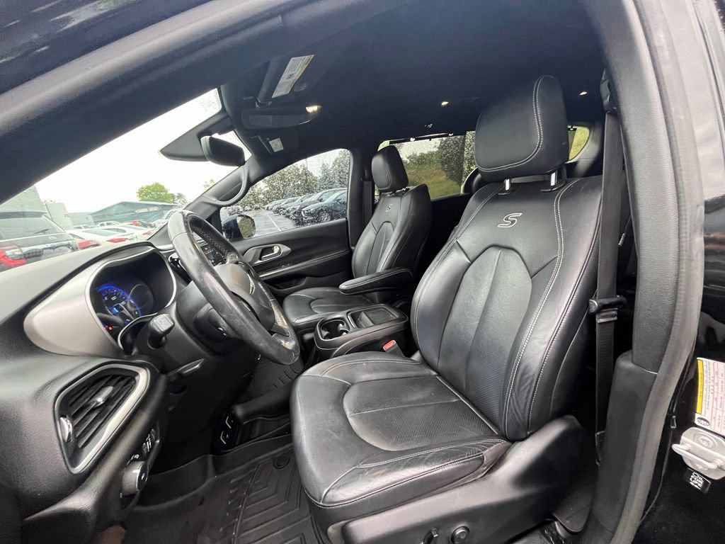Used 2020 Chrysler Pacifica Touring-L AWD/4WD image 10
