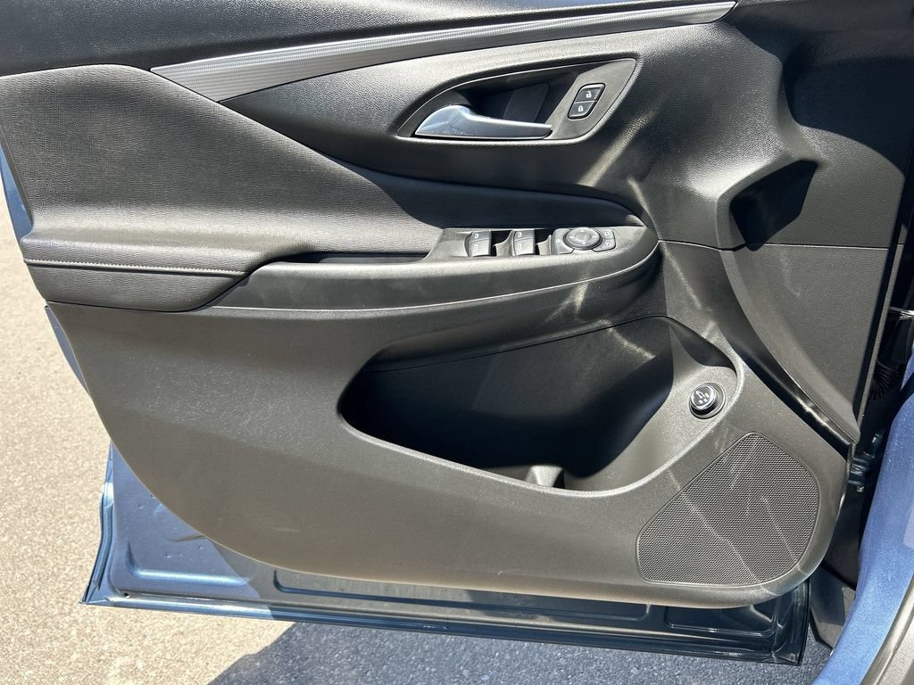 Used 2025 Buick Envista Avenir FWD image 23