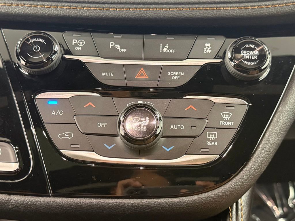 Used 2022 Chrysler Pacifica Pinnacle FWD image 34