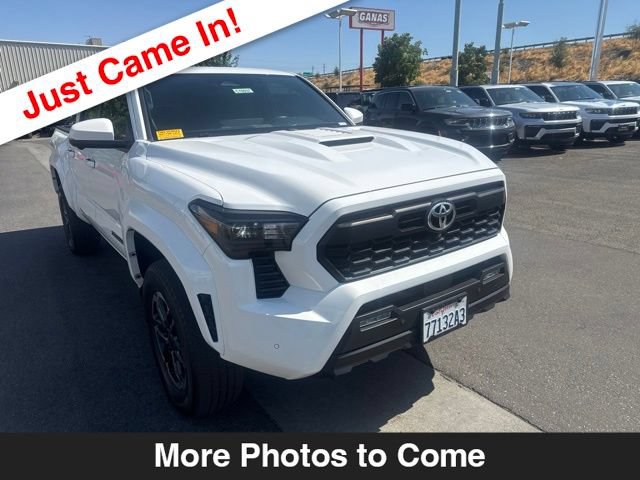 Used 2024 Toyota Tacoma TRD Sport w/ TRD Sport Premium Package AWD/4WD image 8