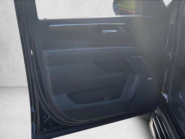 Certified 2025 Chevrolet Suburban High Country RWD image 18