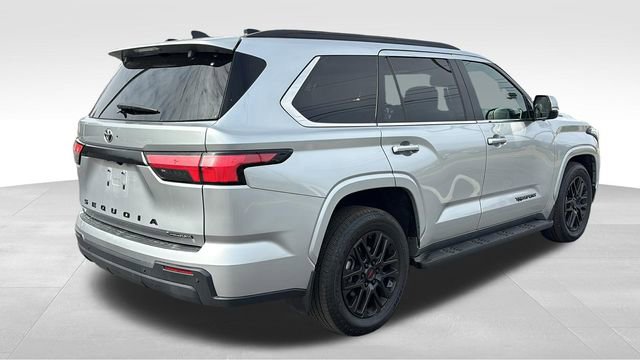 Used 2025 Toyota Sequoia SR5 w/ SR5 Premium Package AWD/4WD image 33