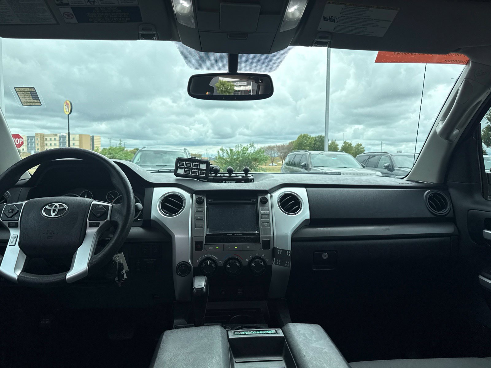 Used 2016 Toyota Tundra SR5 w/ SR5 Upgrade Package AWD/4WD image 14