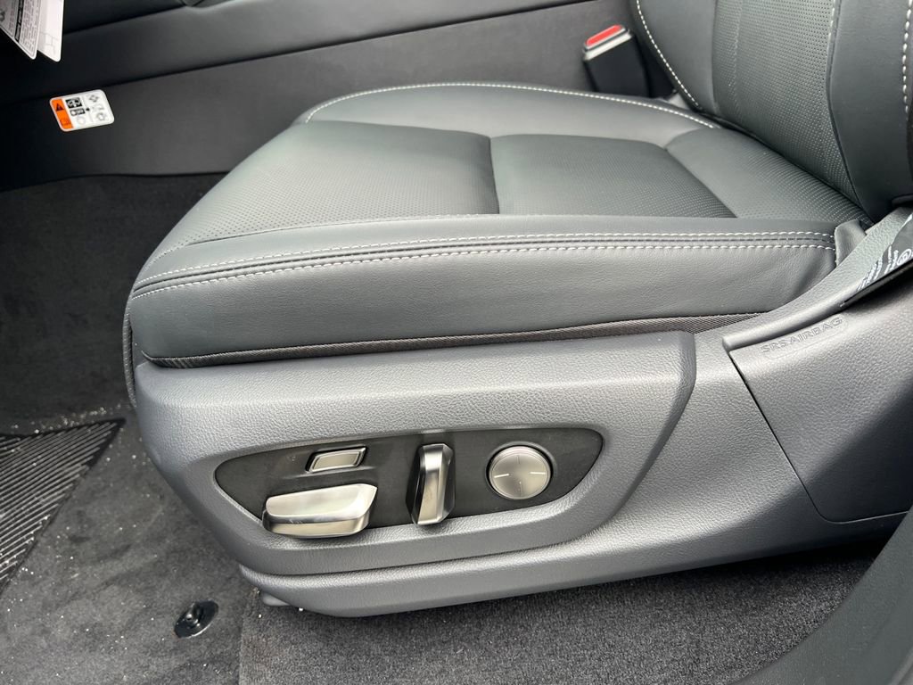 New 2026 Lexus LX 700h Luxury image 16