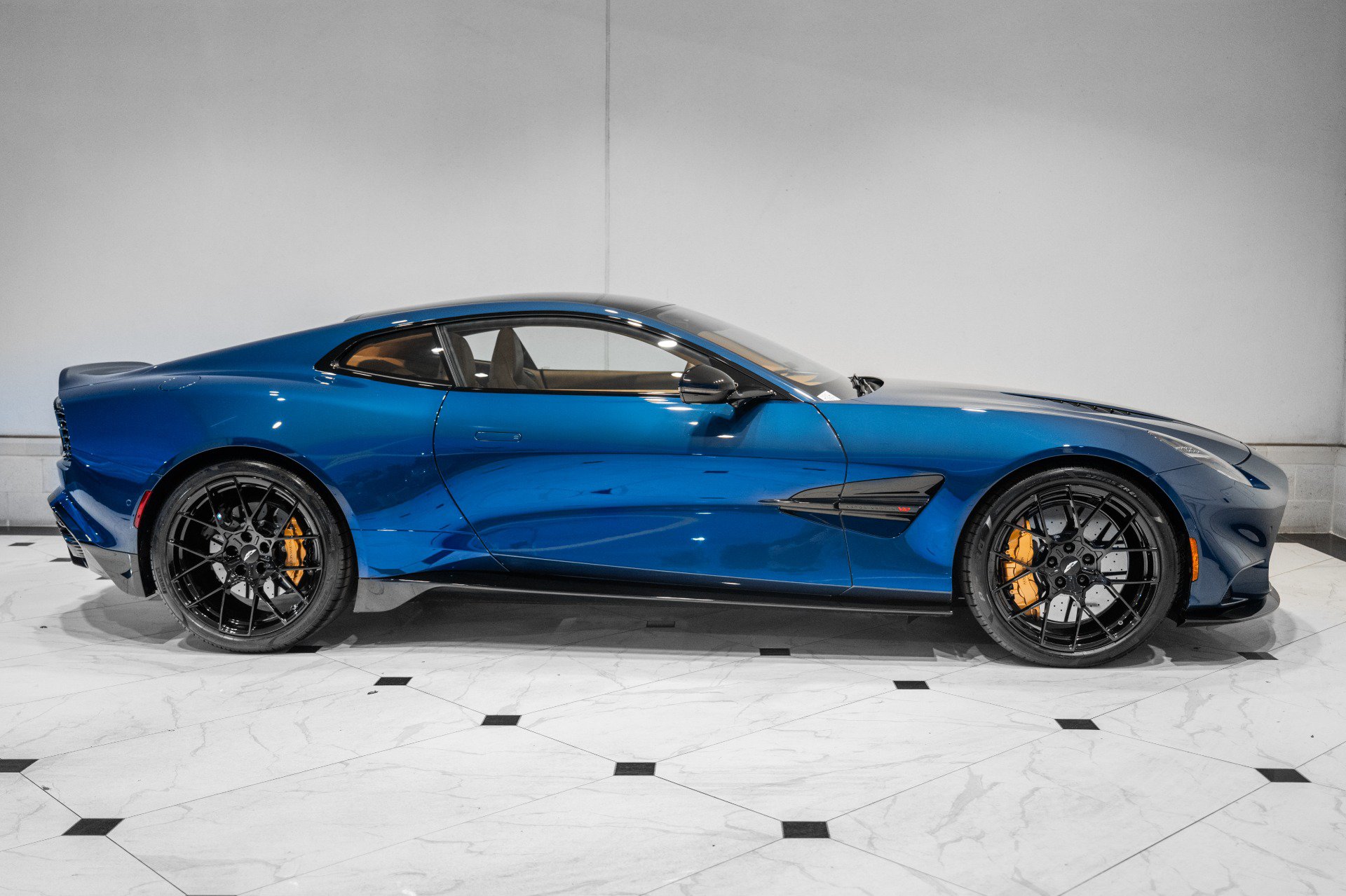 New 2025 Aston Martin Vanquish RWD image 43