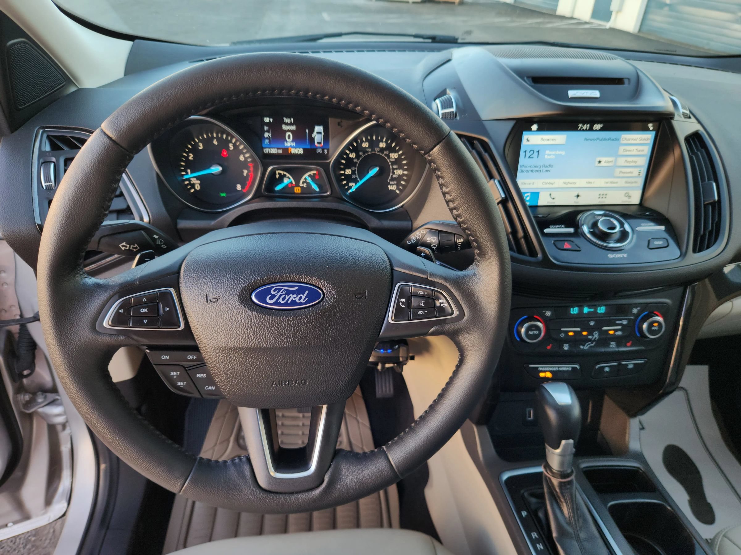 Used 2017 Ford Escape Titanium AWD/4WD image 9