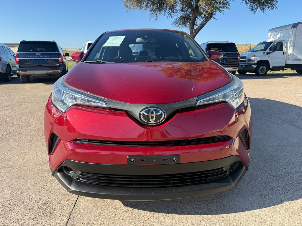 Used 2018 Toyota C-HR XLE FWD image 2
