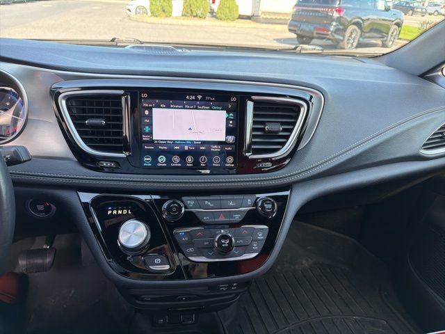Used 2020 Chrysler Pacifica Limited w/ Quick Oder Package 2EV RED-S FWD image 22