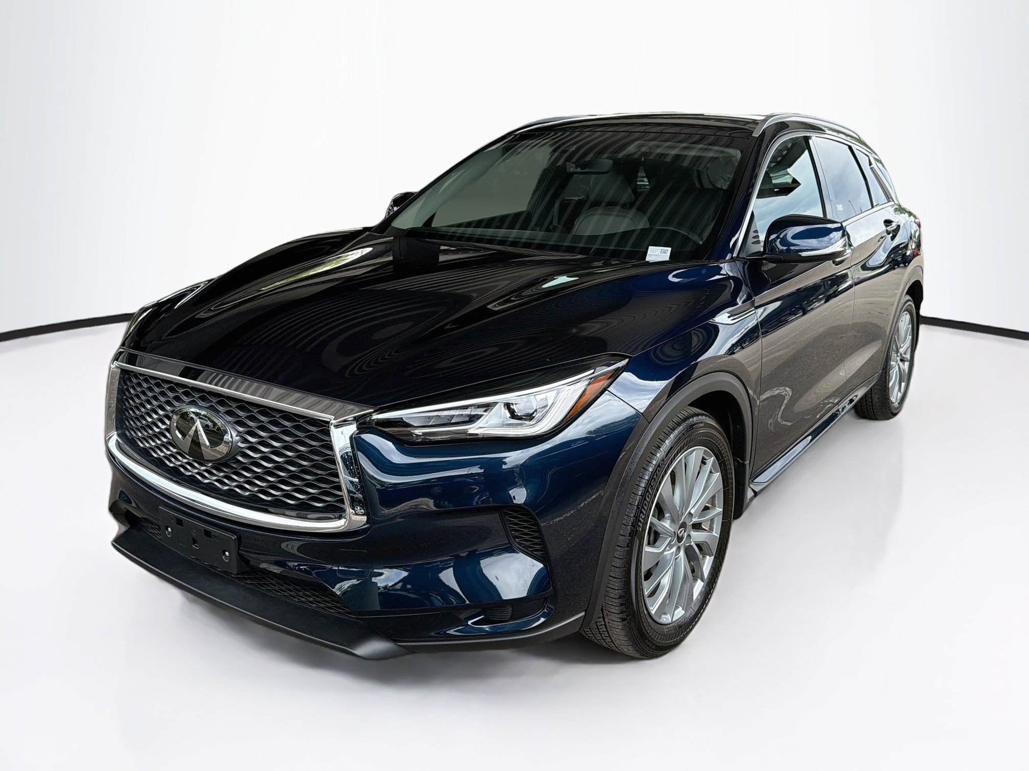 Used 2024 INFINITI QX50 Luxe AWD/4WD image 3