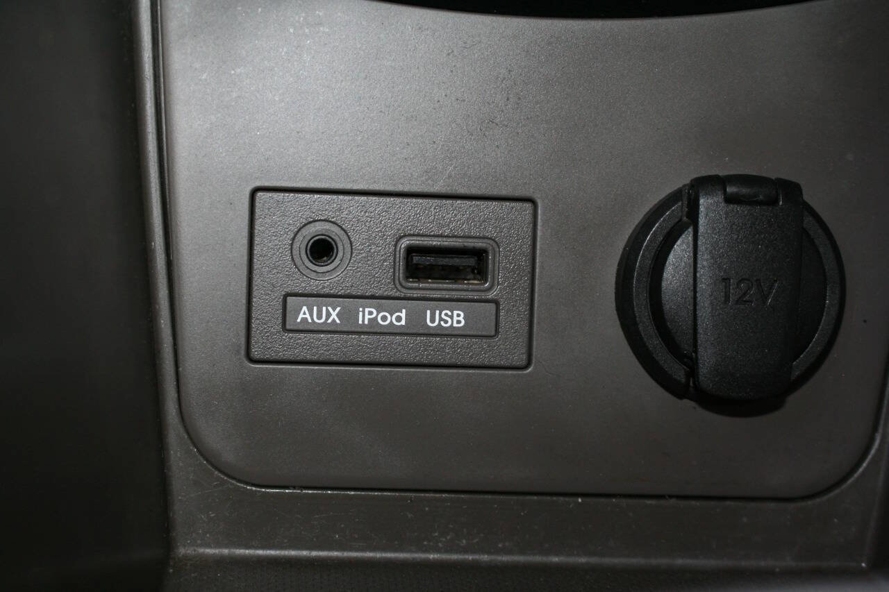 Used 2013 Hyundai Accent GLS FWD image 19