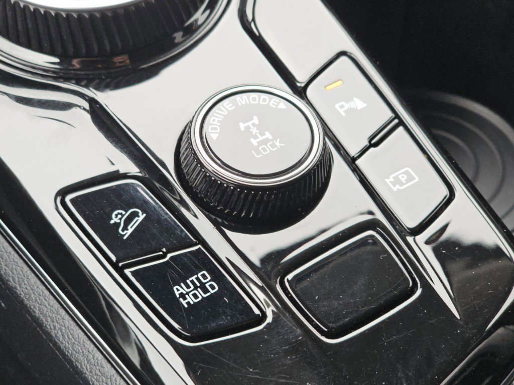 Used 2023 Kia Sportage LX image 9