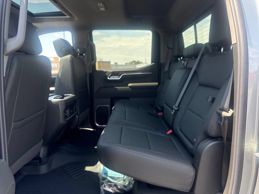 New 2026 Chevrolet Silverado 1500 RST w/ Dark Appearance Package AWD/4WD image 15
