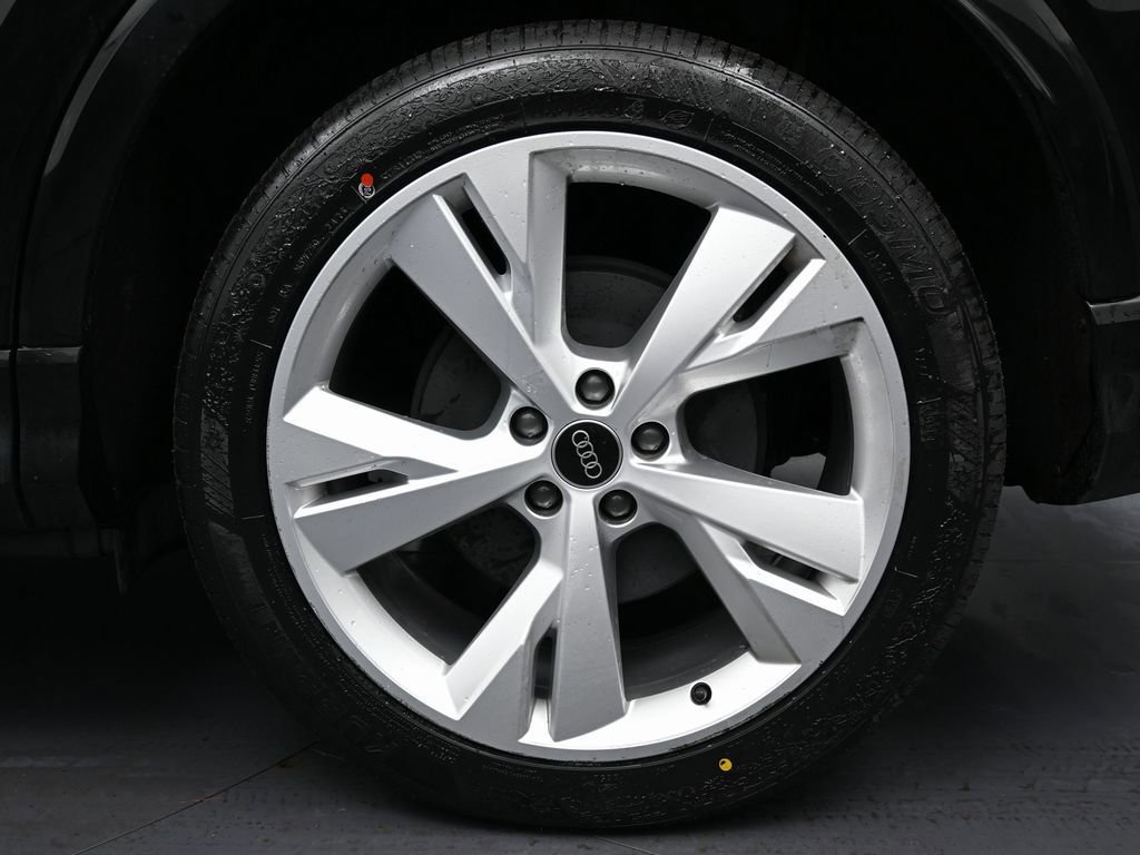 Used 2023 Audi Q4 e-tron Premium w/ Convenience Package image 13