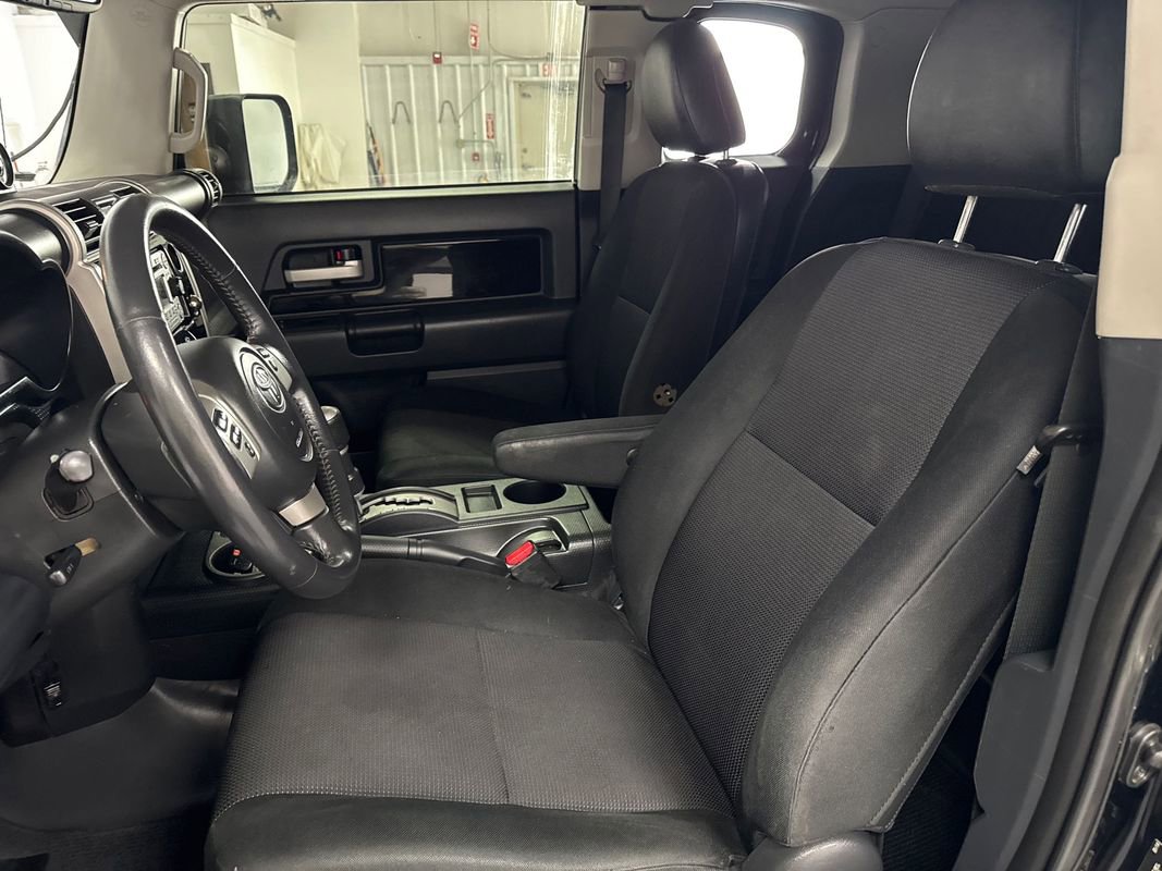 Used 2014 Toyota FJ Cruiser 4WD w/ Upgrade Package image 12