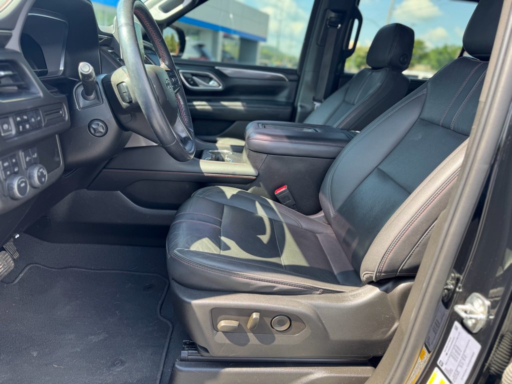 Used 2022 Chevrolet Suburban RST w/ Luxury Package AWD/4WD image 9