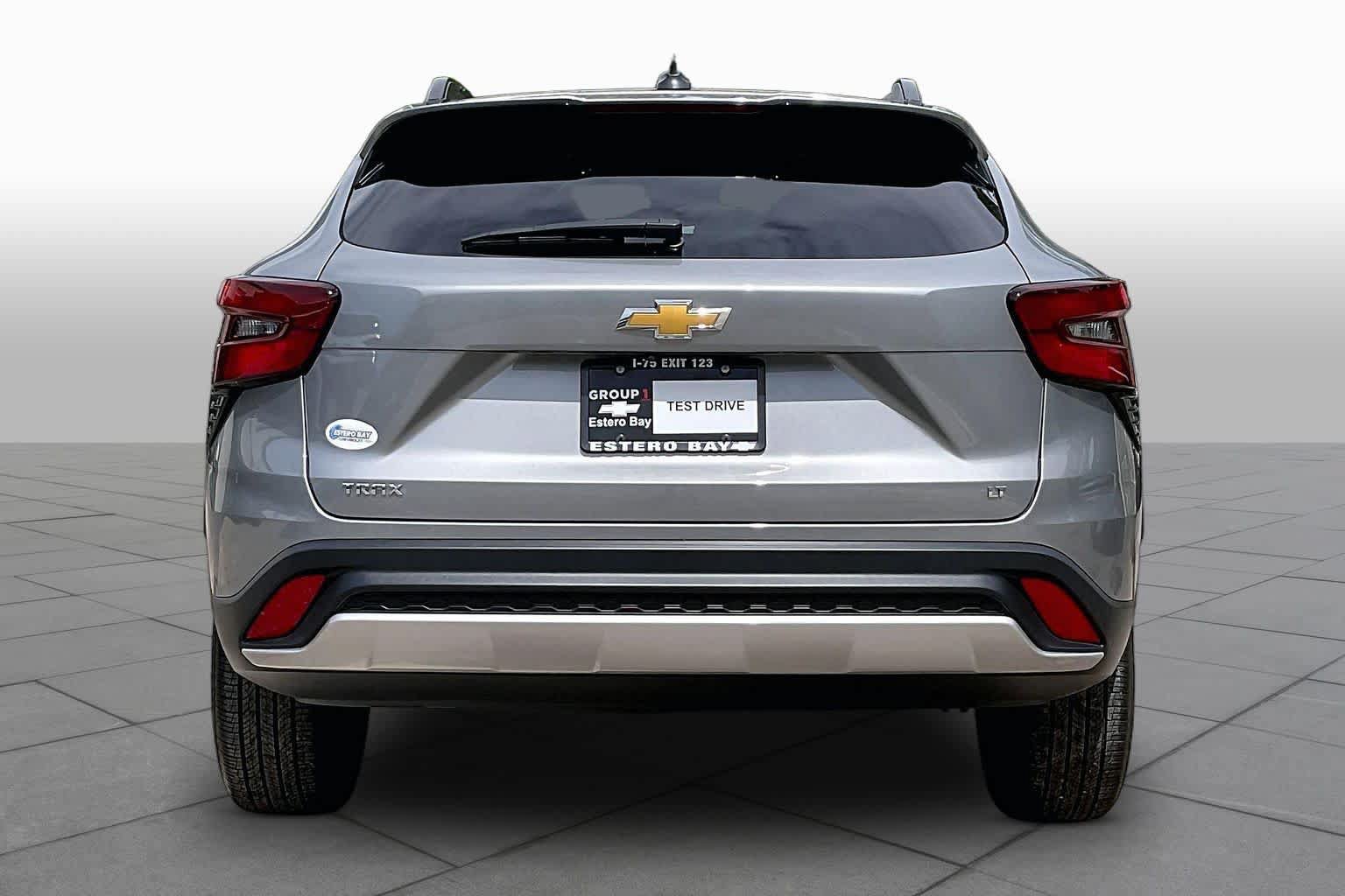Used 2024 Chevrolet Trax LT w/ Driver Confidence Package FWD image 5