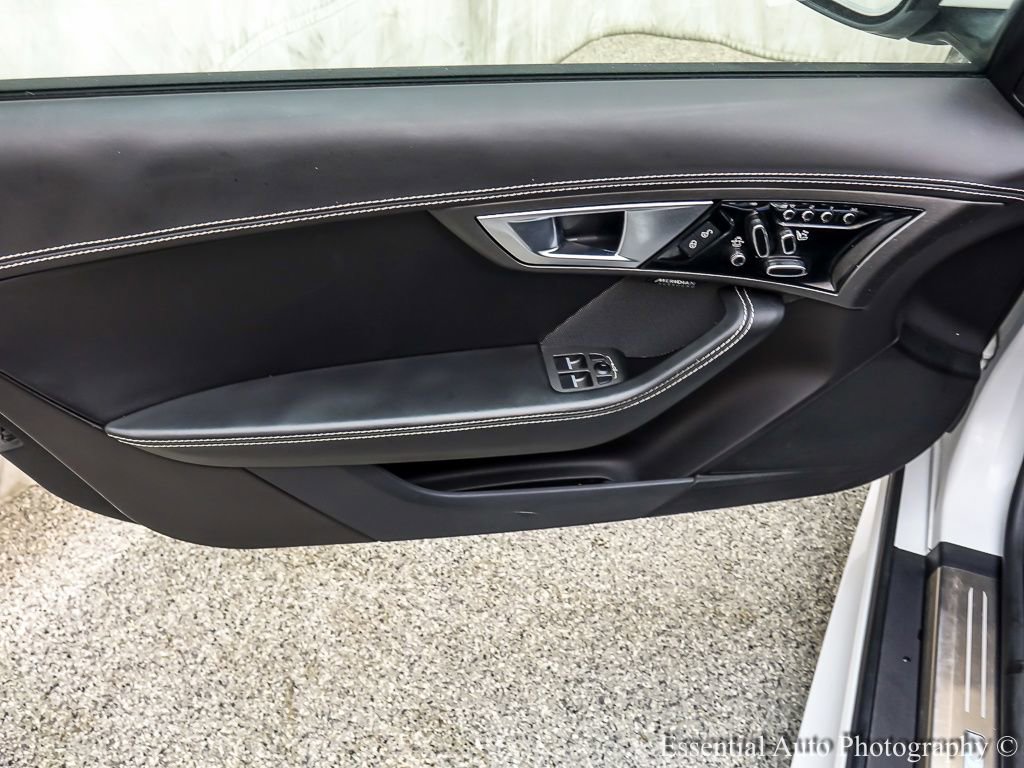 Used 2016 Jaguar F-TYPE R image 19