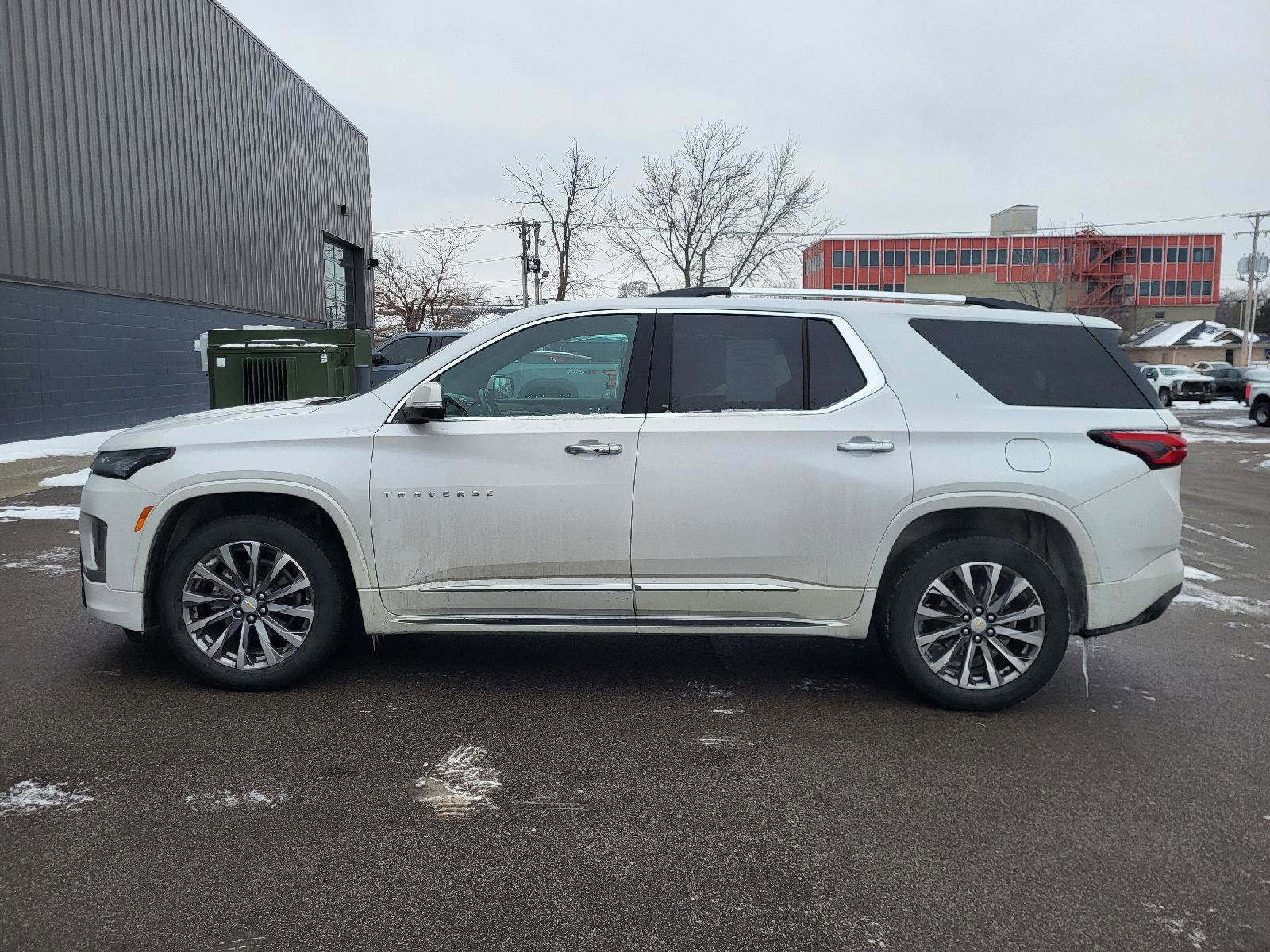 Used 2023 Chevrolet Traverse Premier image 6